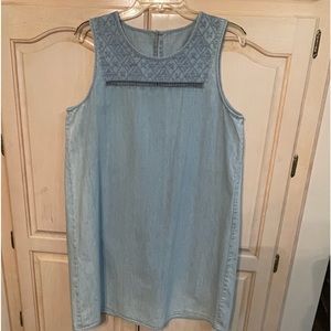 A size L chambray dress. It is loose fitting and very comfortable.